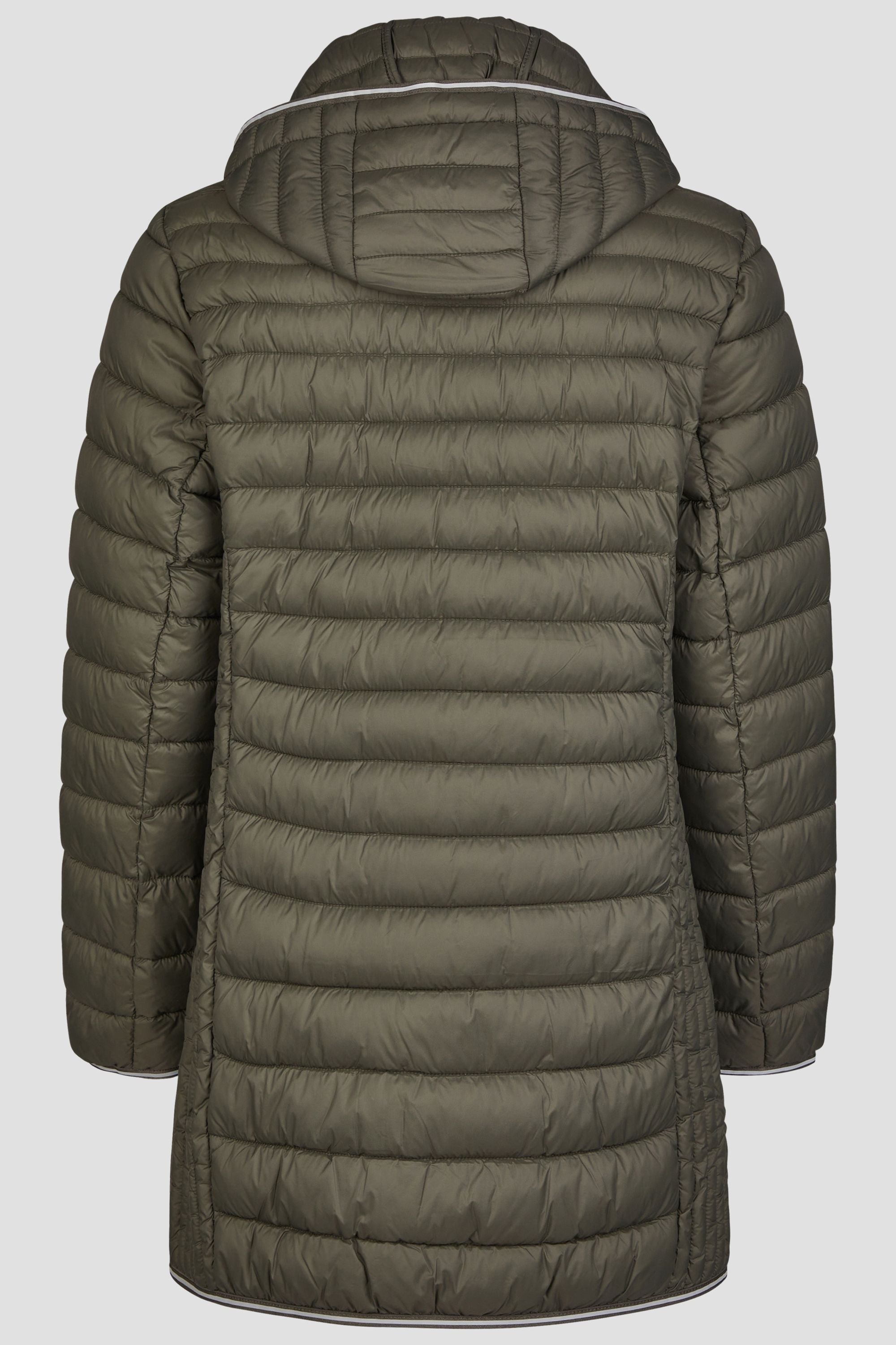 Lange Damen Steppjacke in Grün mit Kapuze und Stehkragen.